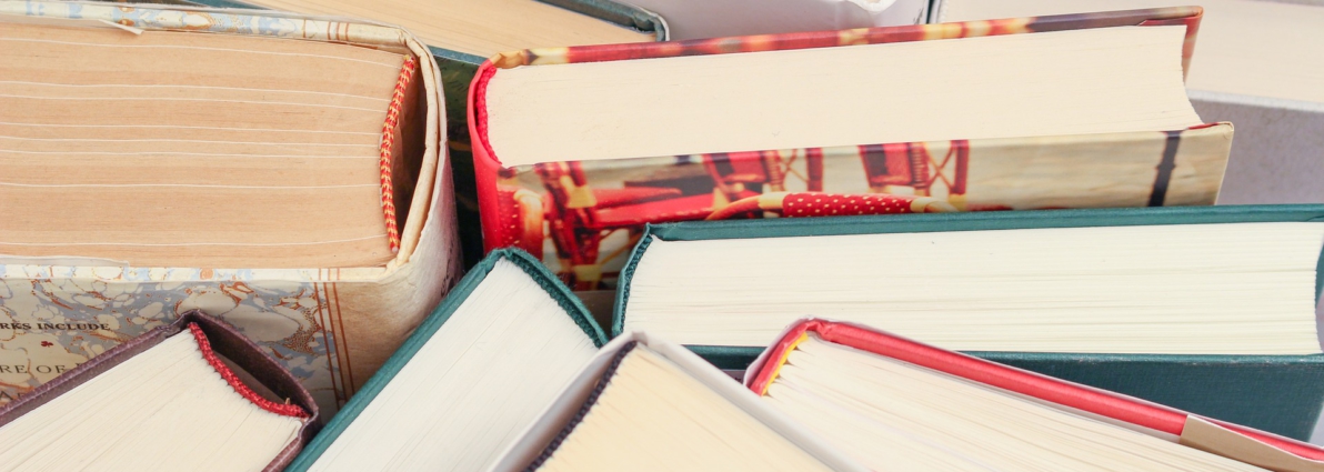 books-1194457_1920